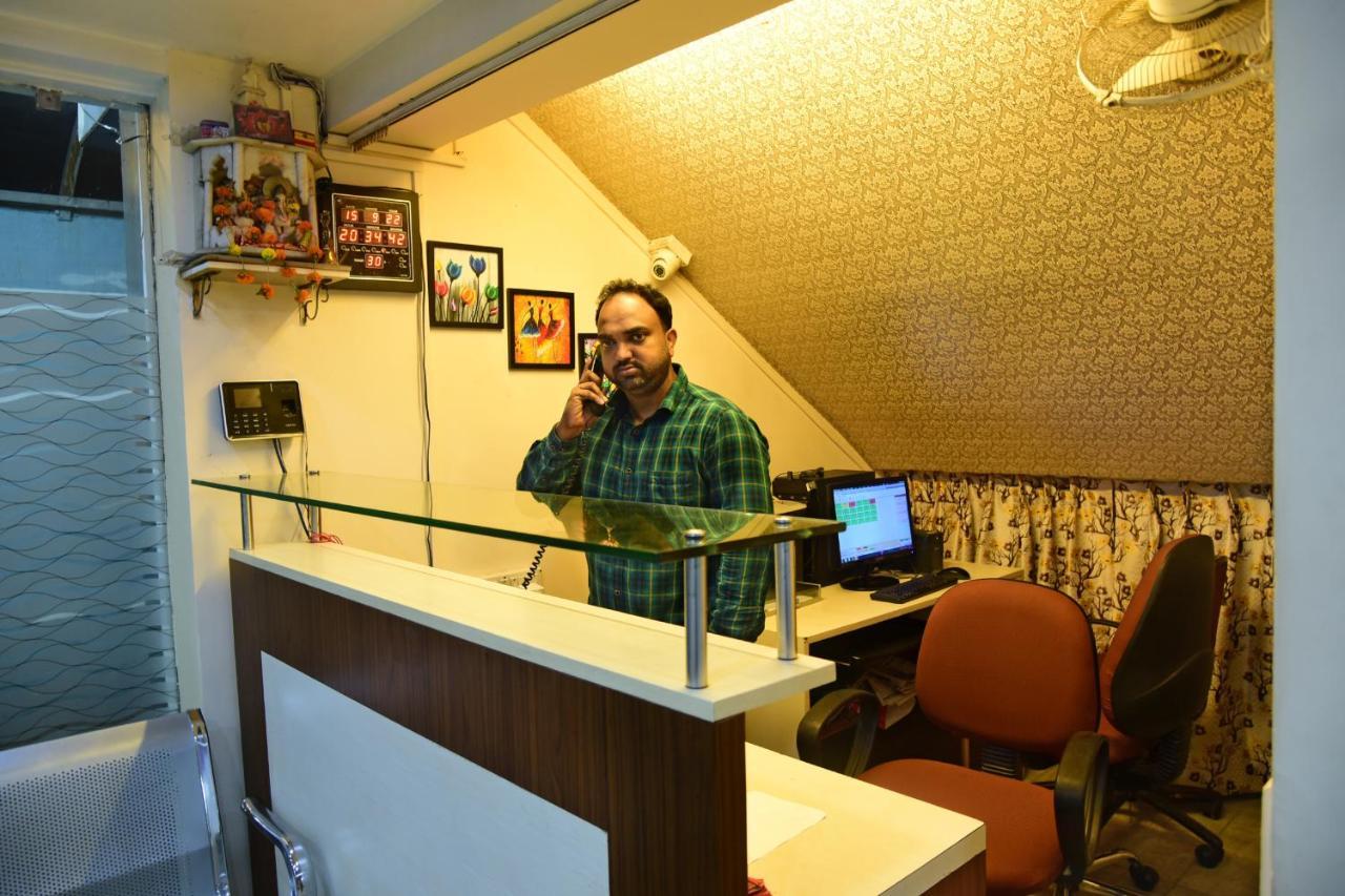 Reliable Inn Calcutta Buitenkant foto